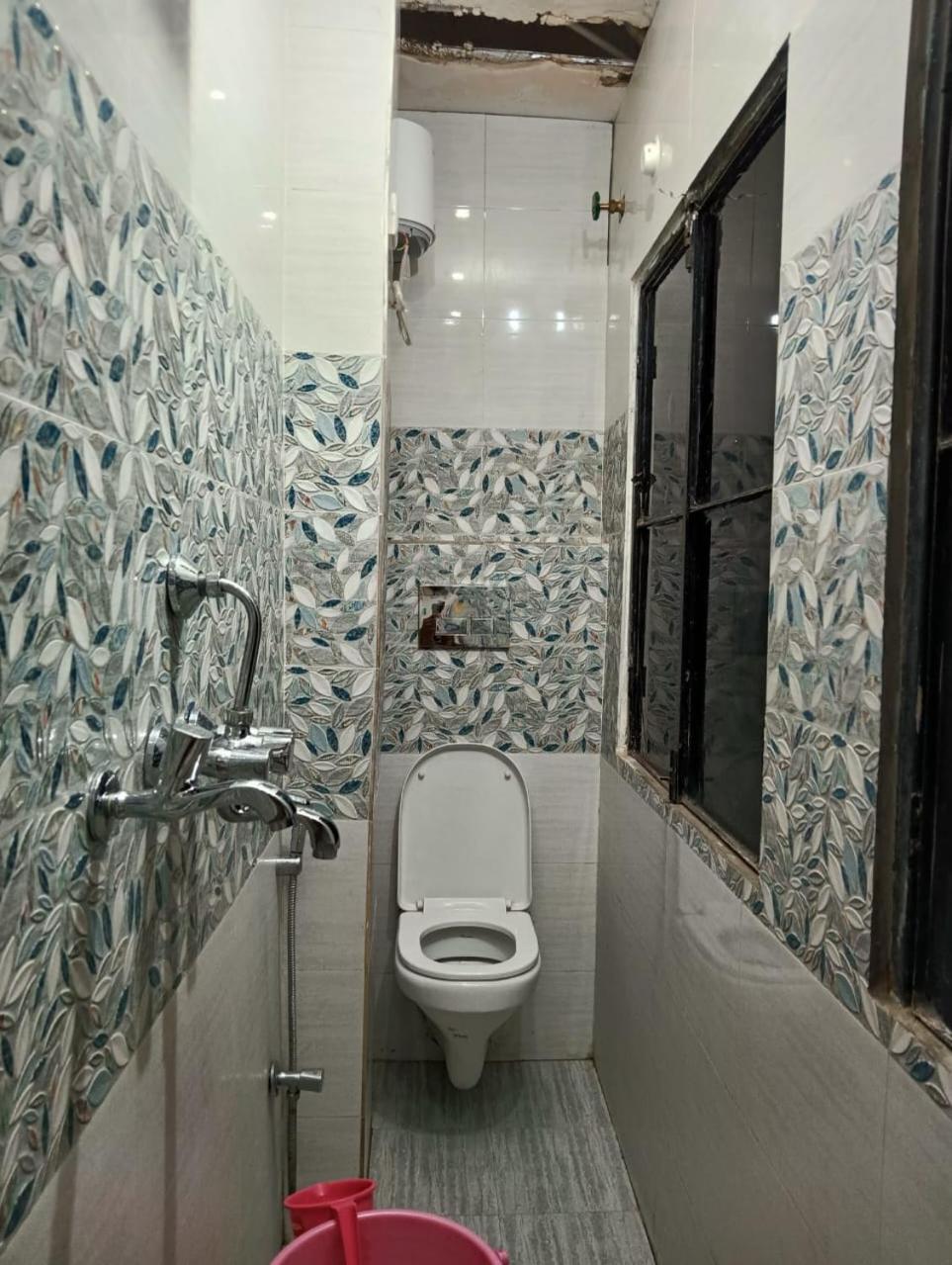 Trinetra Inn Varanasi Exterior foto